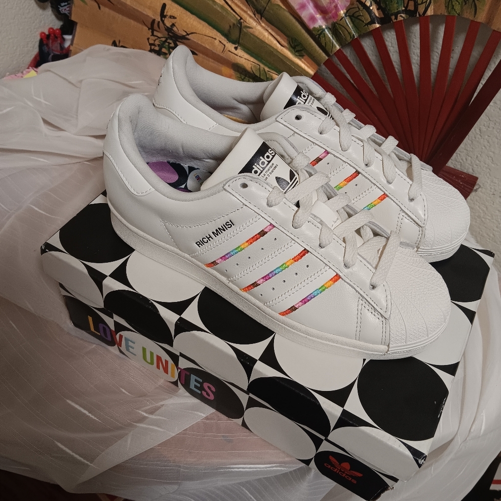 Adidas Sneakers